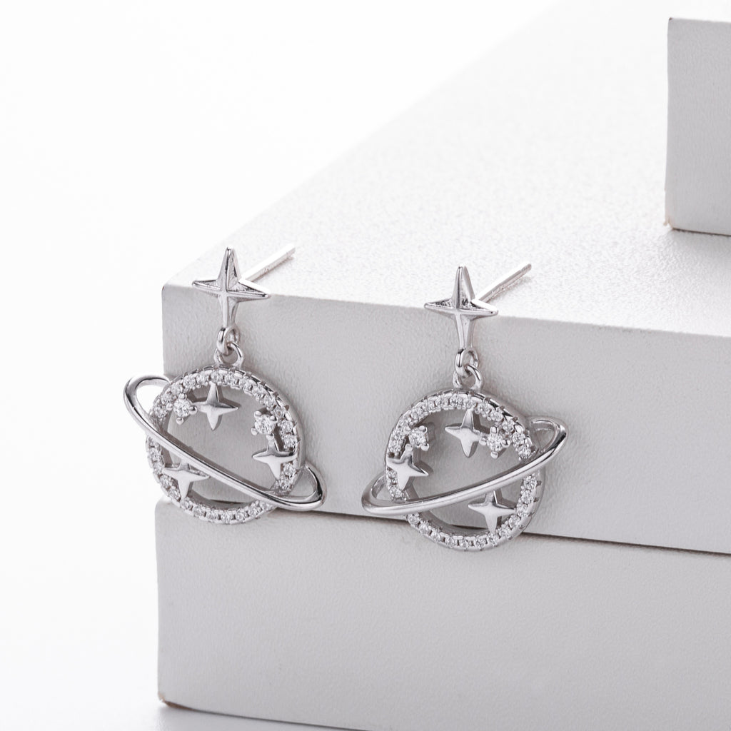 Damen Ohrhänger mit galaktischem Design und funkelnden Zirkonia Shop Nory