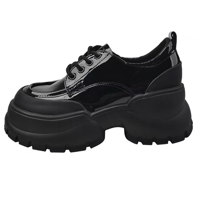 Damen Plateau-Derby-Schuhe mit Lackoptik und massiver Profilsohle Shop Nory