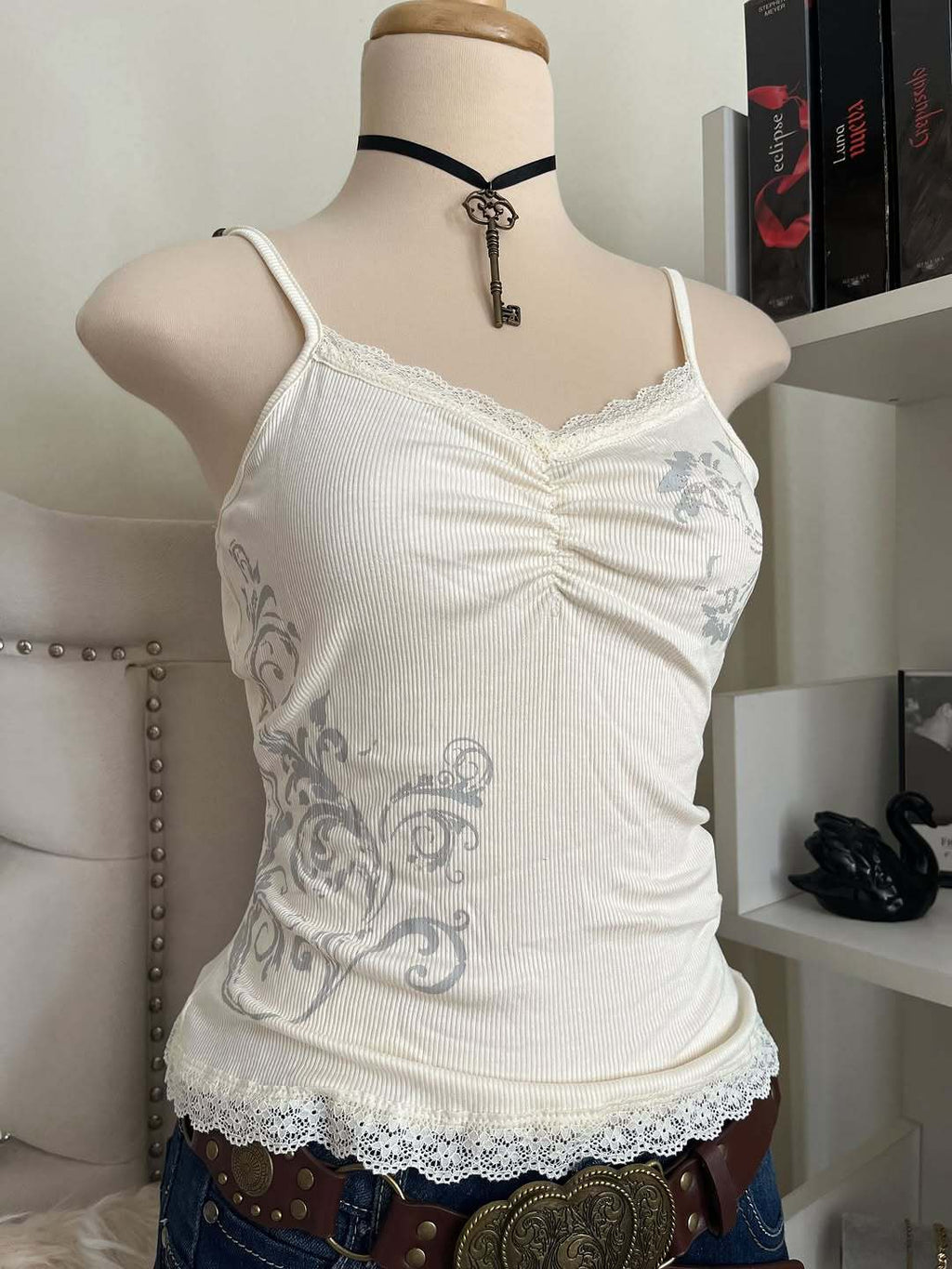 Damen Verspieltes Spaghetti-Träger Top mit Spitzendetails Shopnory