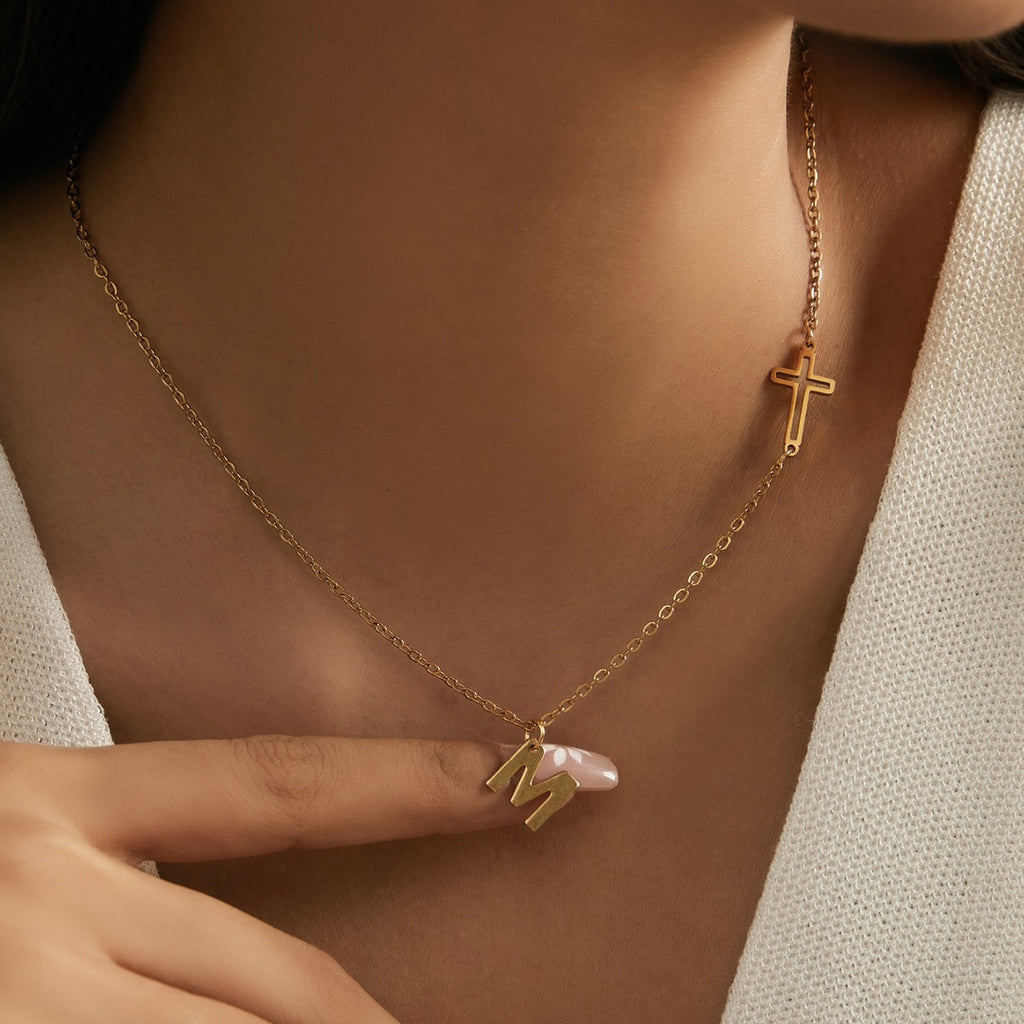 Damen personalisierte Halskette mit Initial-Anhänger und Kreuz Shop Nory