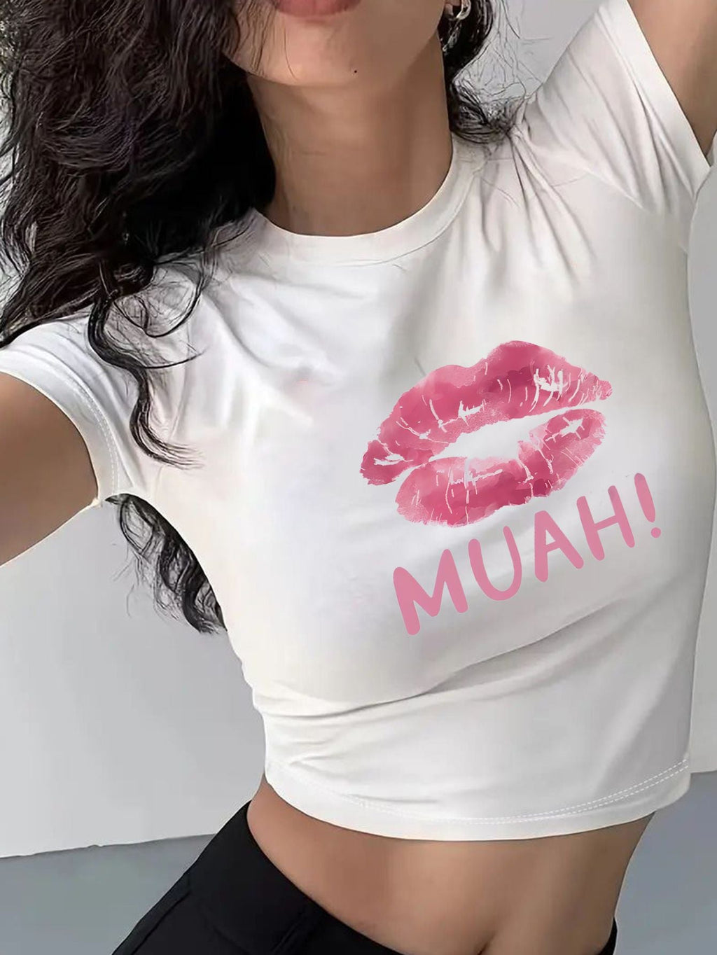 Damen Kurzarm T-Shirt mit aufgedrucktem Lippenmotiv Shopnory