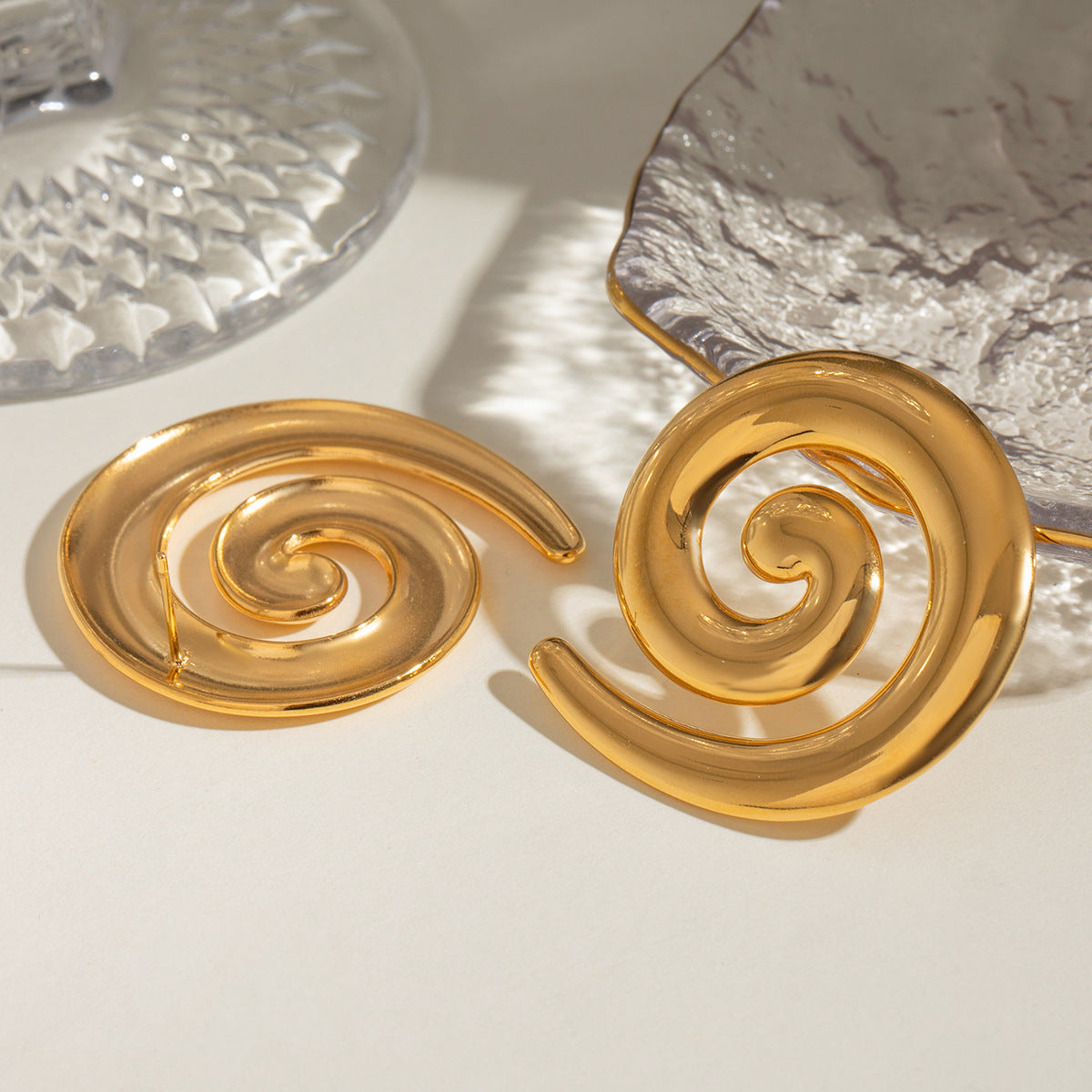 Damen Ohrhänger mit spiralisiertem Design aus hypoallergenem Edelstahl Shop Nory