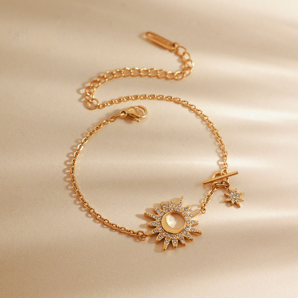 Damen Armband mit funkelndem Sonnenmuster und hypoallergener Edelstahlverarbeitung Shop Nory