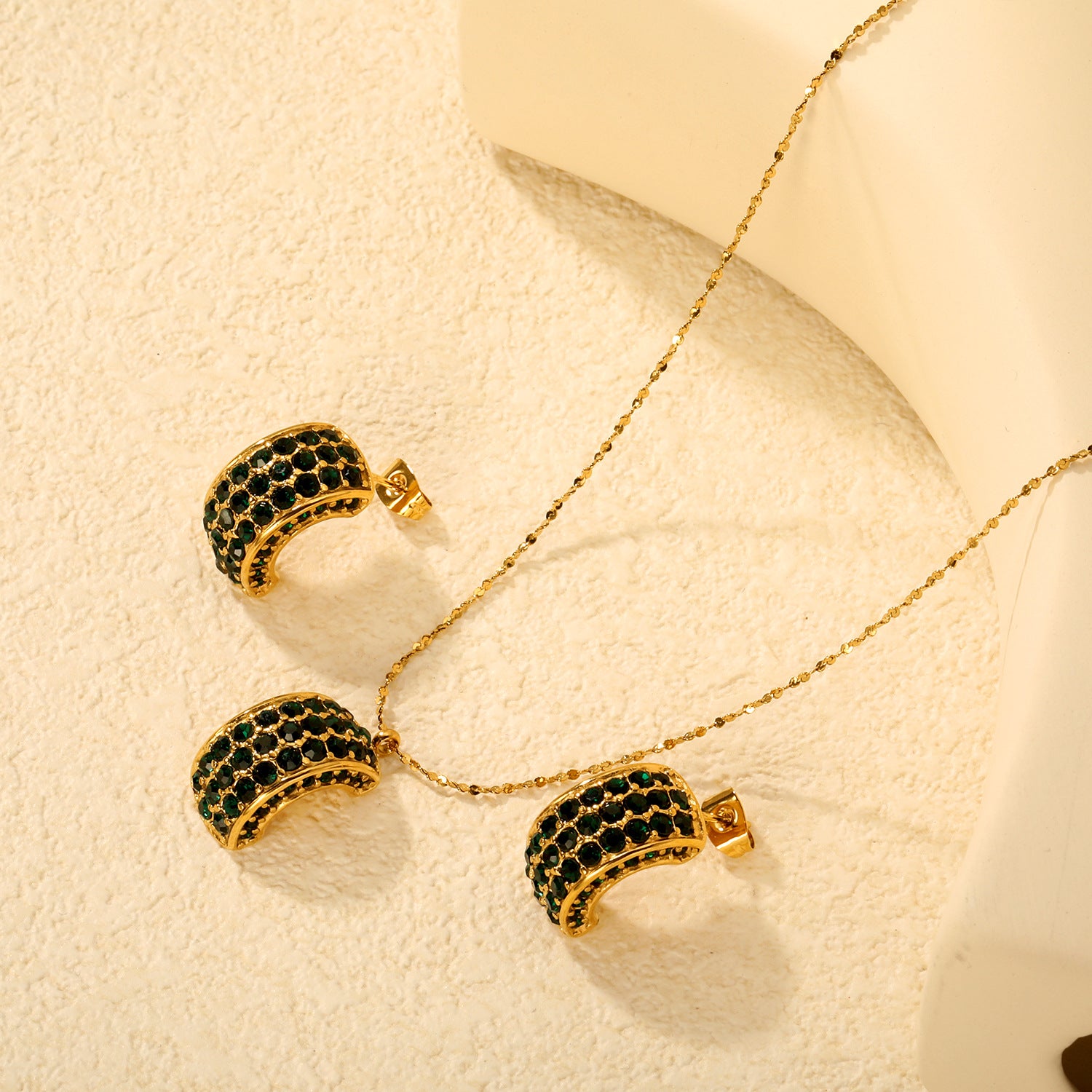 Damen Schmuckset mit funkelnden Zirkonia und elegantem Anhänger Shop Nory