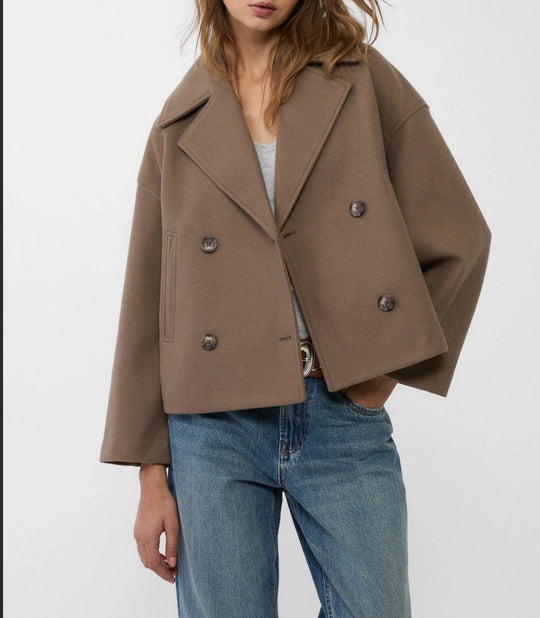 Damen nan kurz geschnittener Zweireiher Wollmix-Peacoat mit überbreitem Revers und kastiger Silhouette Shop Nory