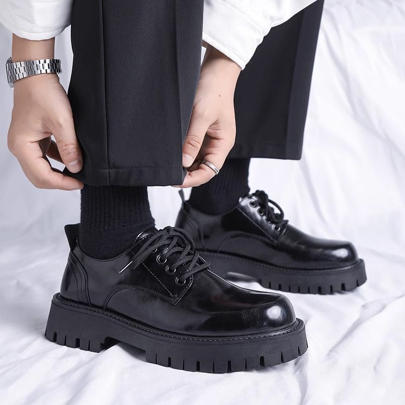 Herren modische Schnürschuhe mit robustem Profil und rutschfester Sohle