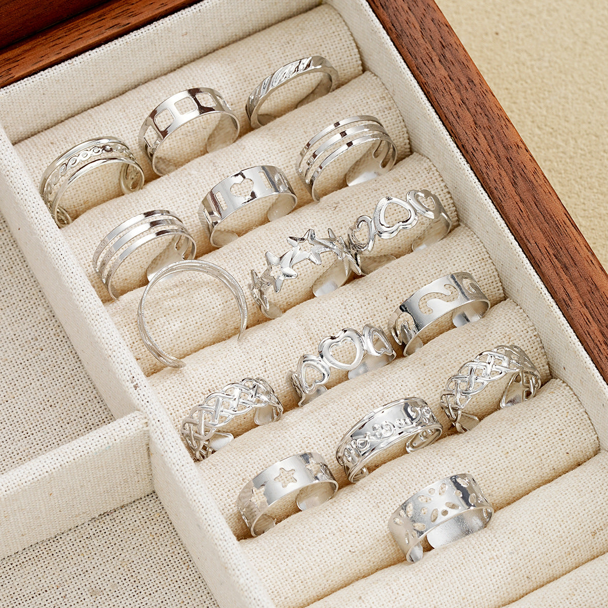 Damen Ring-Set mit einzigartigen Designs und funkelnden Akzenten Shop Nory