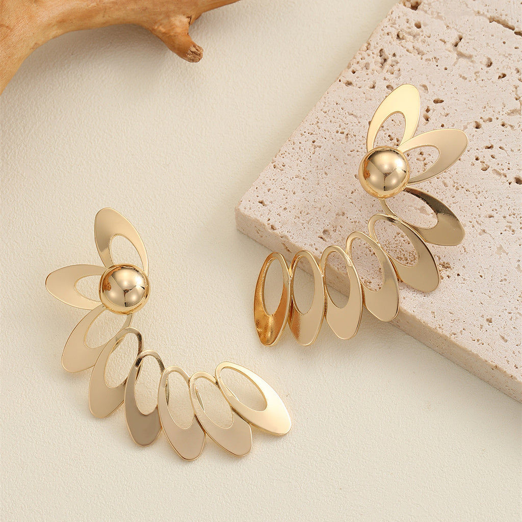Damen Hängende Ohrringe im floralen Design mit goldenen Akzenten Shop Nory