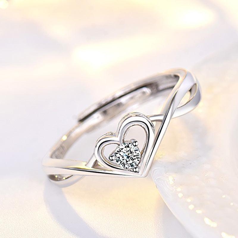 Damenring mit filigranem Herzdesign und funkelndem Zirkonia Shop Nory