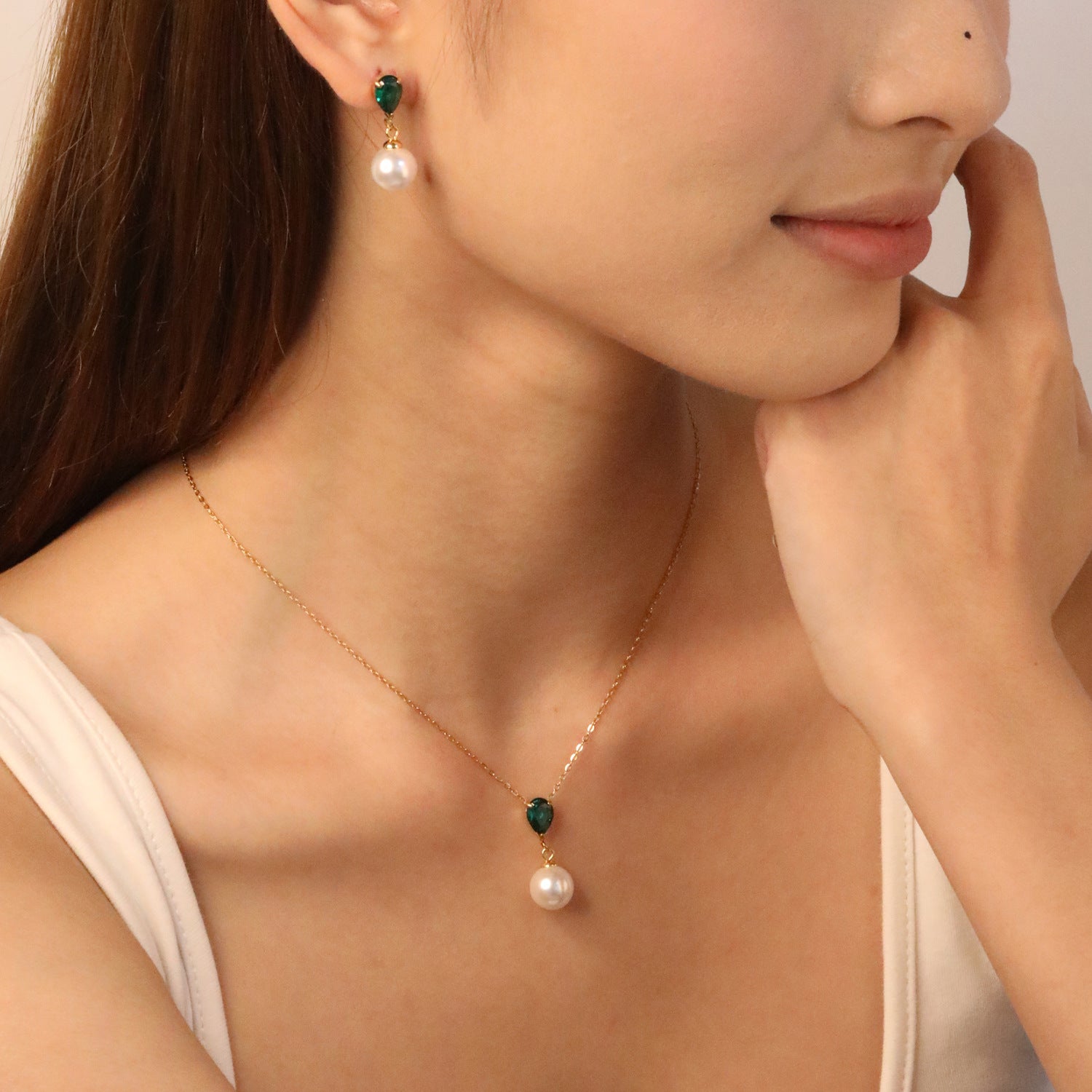 Damen Modeschmuckset mit eleganter Perlensilhouette und funkelnden Zirkonia Shop Nory