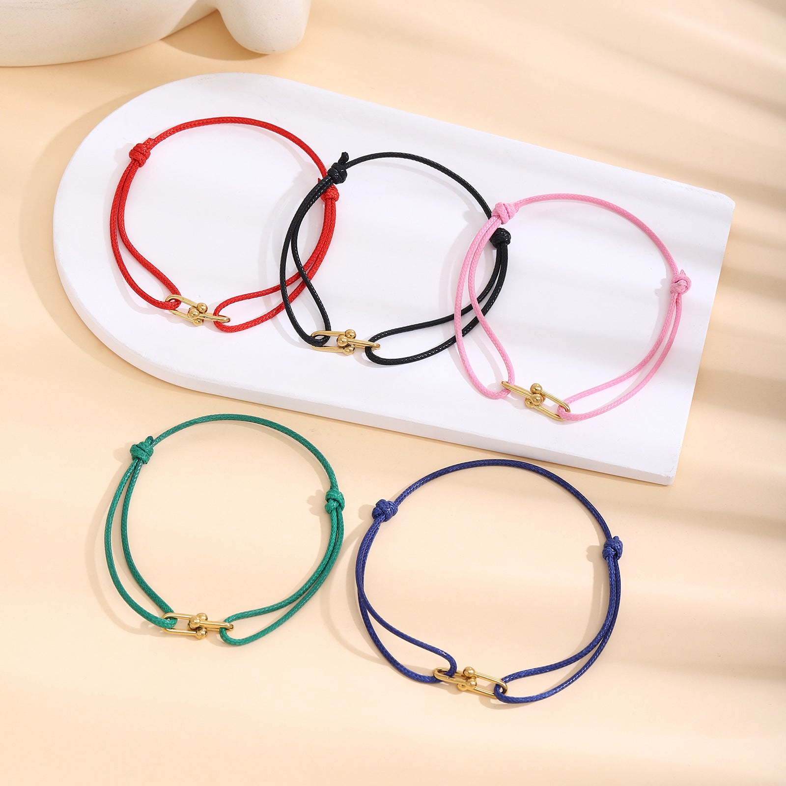 Damen elegantes und verstellbares Armband mit praktischem Verschluss Shop Nory
