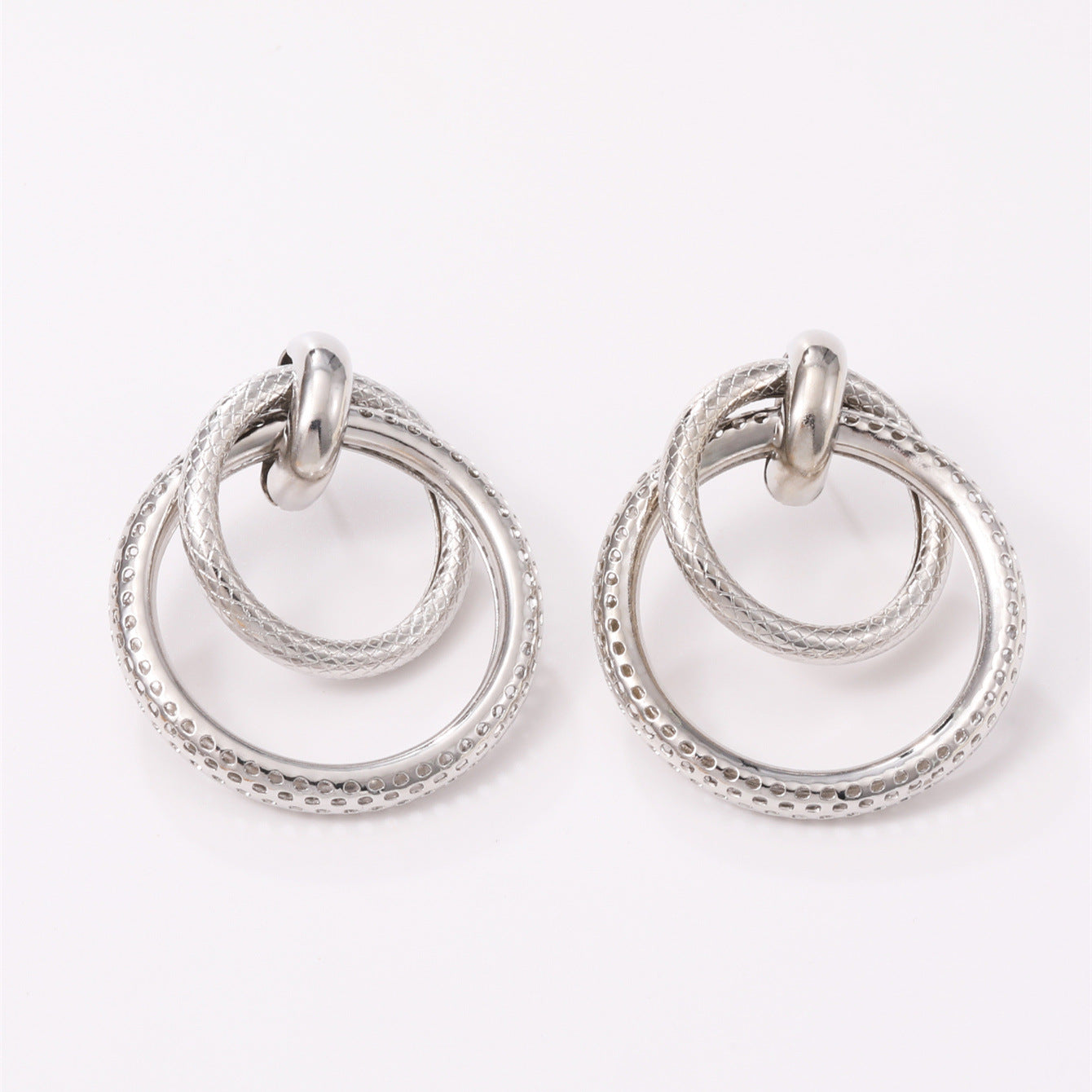 Damen Hängende Ohrringe mit elegantem, geschwungenem Ringdesign Shop Nory