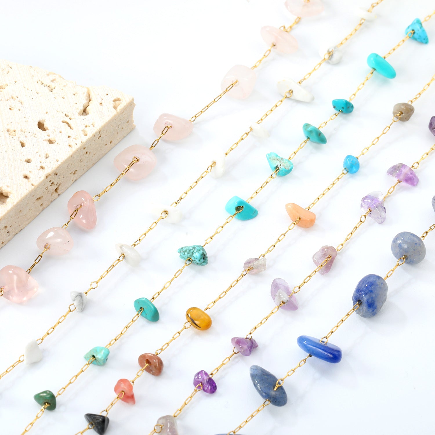 Damen Armband mit bunten Gewinnsteinen und exquisitem Goldbeschichtungsdesign Shop Nory