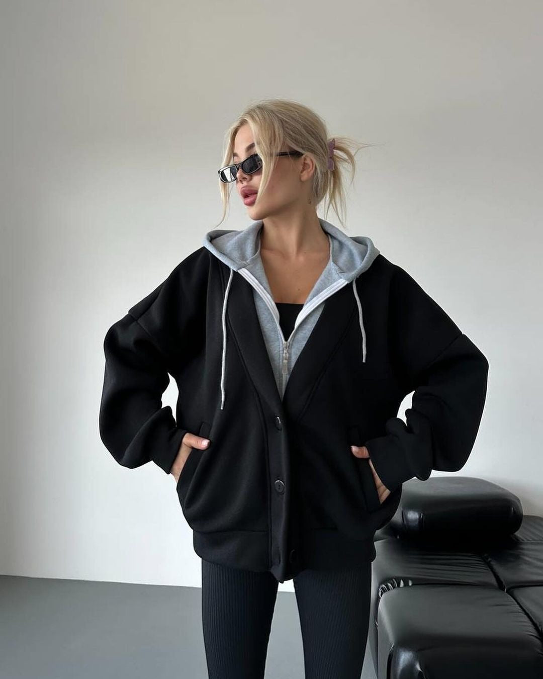 Damen Oversized Kapuzenjacke mit Druckknopfverschluss und Eingrifftaschen Shop Nory