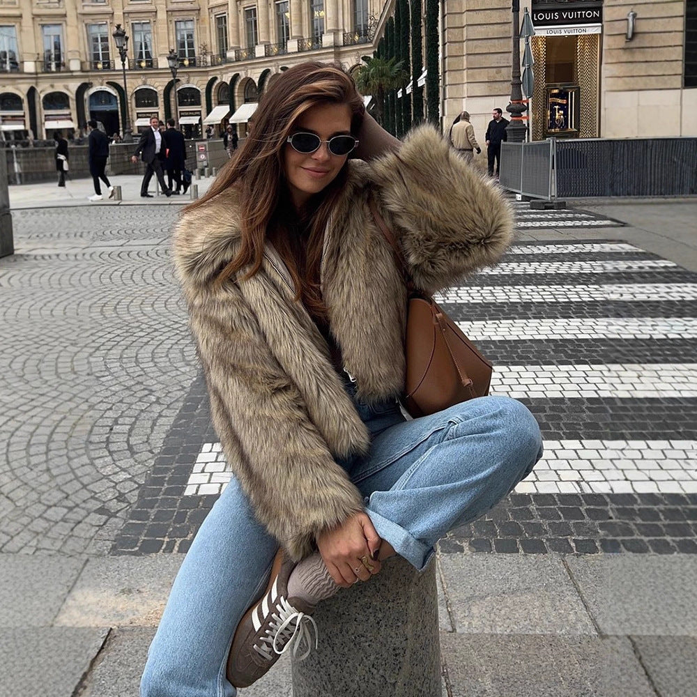 Damen Kurz geschnittener Faux‑Fur Boxy‑Mantel mit Kapuze und Reißverschluss Shop Nory