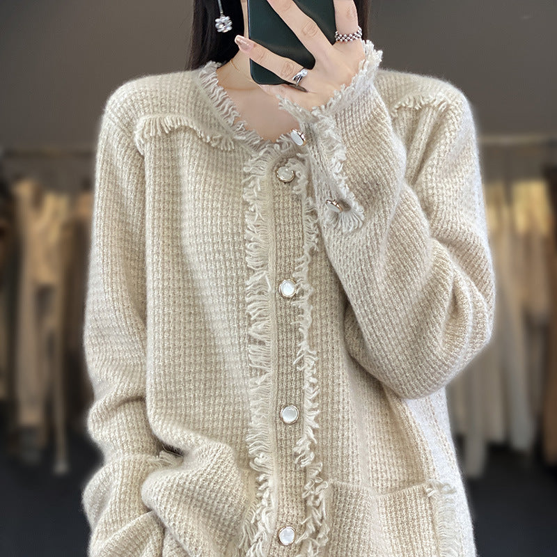 Damen Strickcardigan mit Fransenblende, Perlmuttknopfleiste und aufgesetzten Taschen Shop Nory