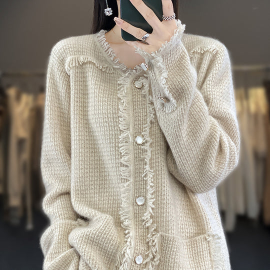 Damen Strickcardigan mit Fransenblende, Perlmuttknopfleiste und aufgesetzten Taschen Shop Nory