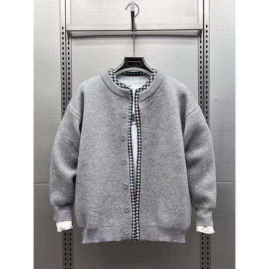 Unisex Lässige Strickjacke im Layering-Look mit Rundhals und Kontrast-Karoinnenschicht Shop Nory