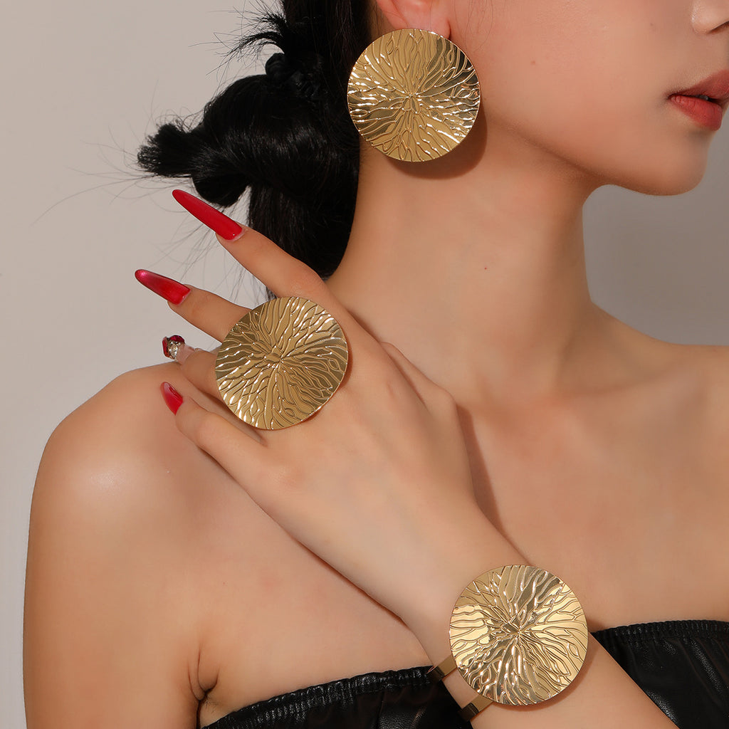 Damen Armreif mit luxuriösem Reliefdesign Shop Nory