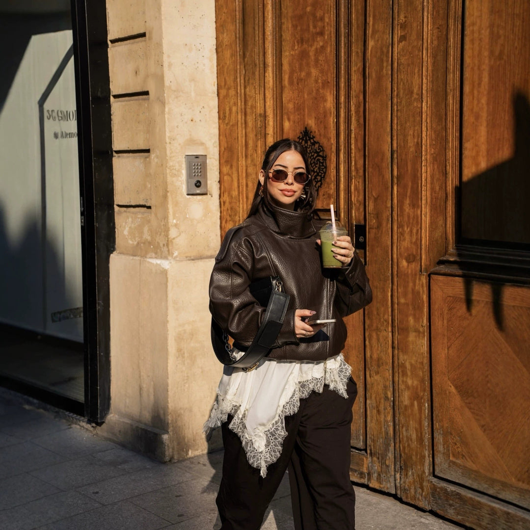 Damen Kurz geschnittener Lederblouson mit hohem Stehkragen, kastiger Silhouette und voluminösen Ärmeln Shop Nory