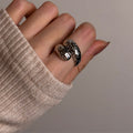 Damen Offener Ring mit innovativer Struktur und glitzernden Akzenten Shop Nory