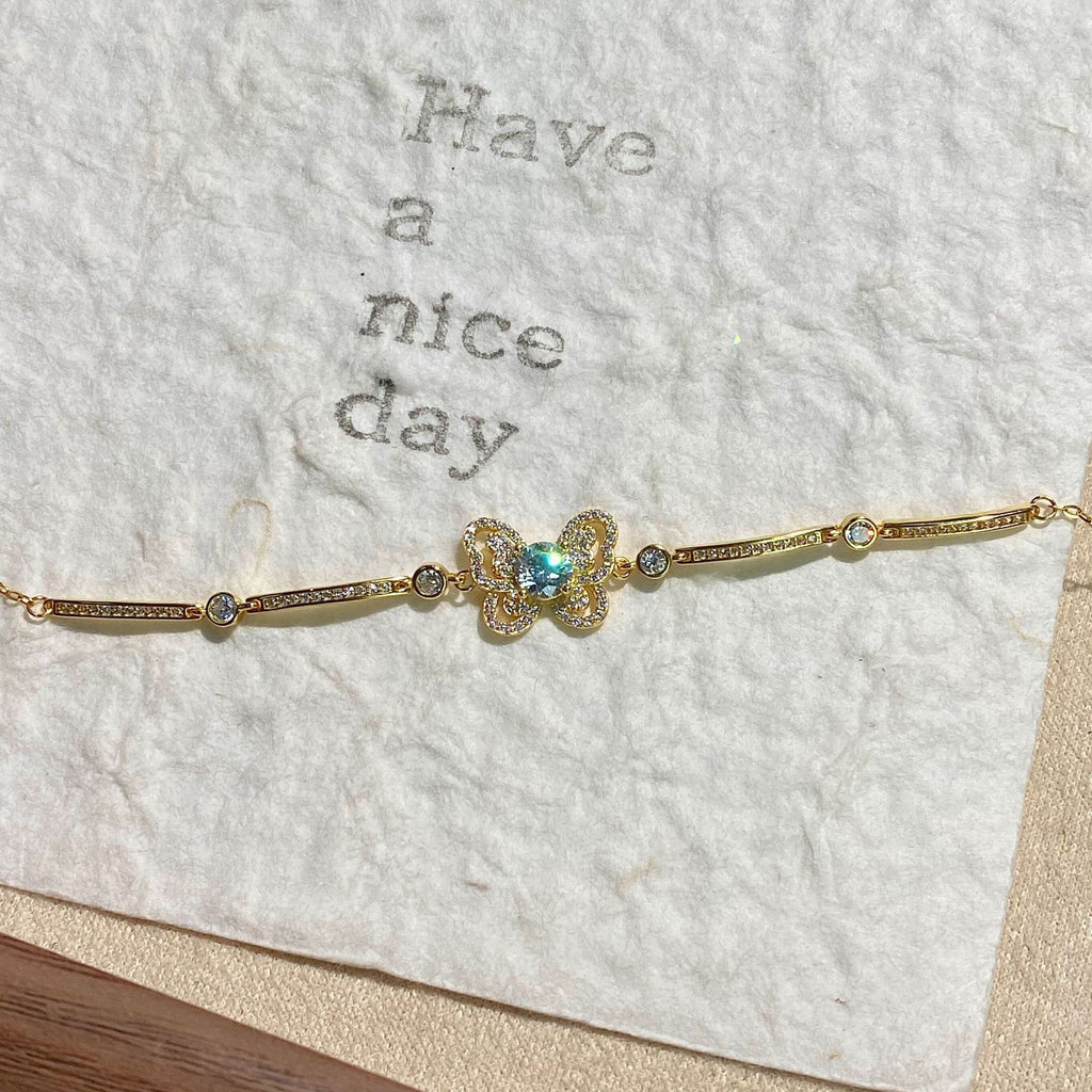 Damen filigranes Armband mit kunstvollem Schmetterlingsanhänger Shop Nory