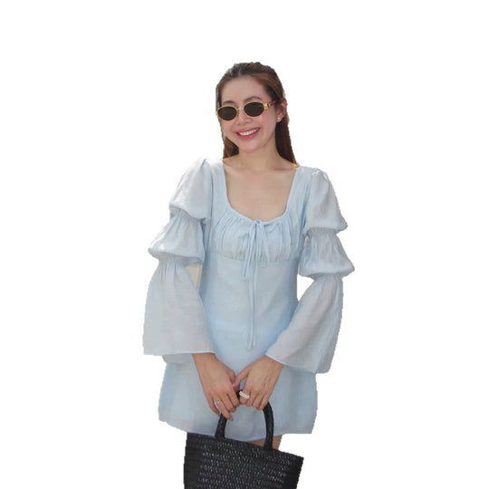 Damen Leichtes taillenbetontes Minikleid mit gestuften Volantärmeln & Schnürdetail Shop Nory