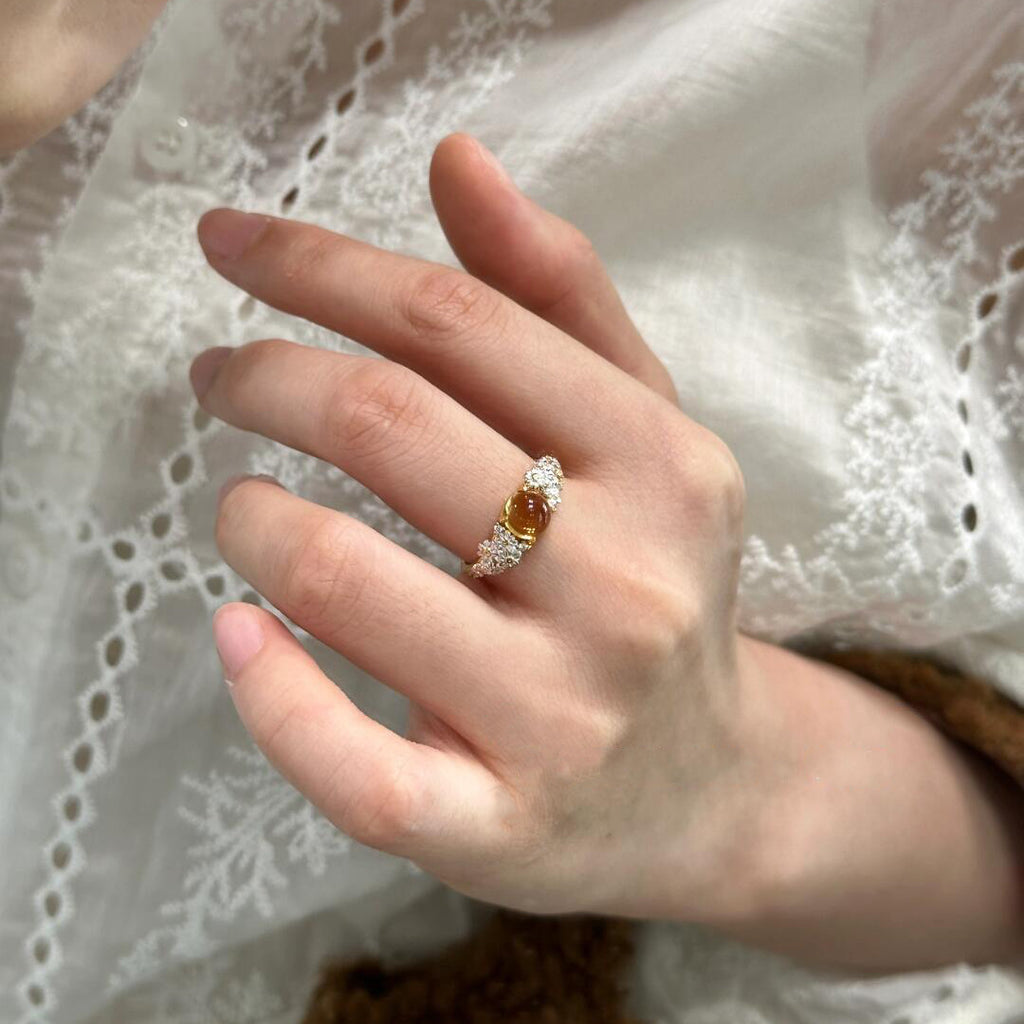 Damen Zarter Ring mit kunstvoller Edelsteinverzierung Shop Nory