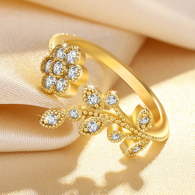 Damenring mit floralem Design und funkelnden Zirkonia Shop Nory