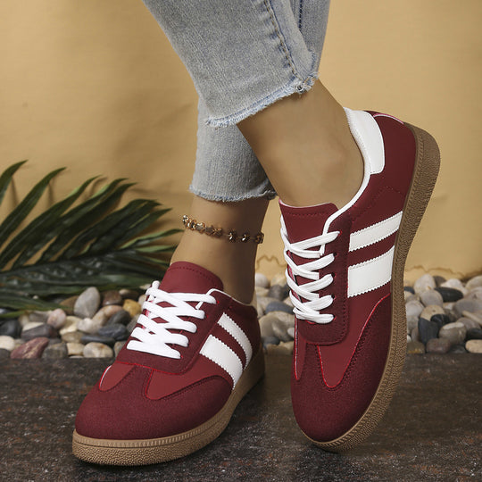 Damen Retro-Sneaker mit Wildleder-Optik, Gumsohle und kontrastierenden Streifen Shop Nory