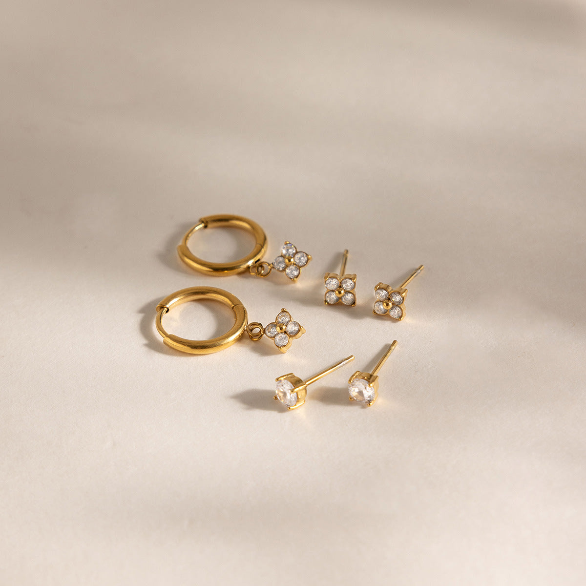 Damen Ohrhänger mit glitzernden Zirkonia und modernem Design Shop Nory
