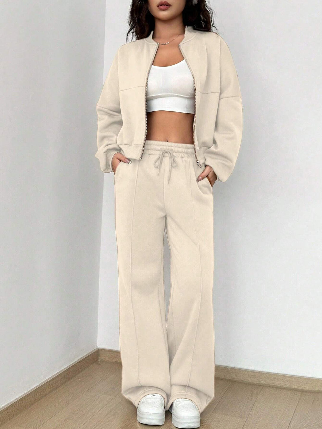 Damen Loungewear-Set mit kurzem Reißverschluss-Bomber und weiter High-Waist Jogginghose Shop Nory
