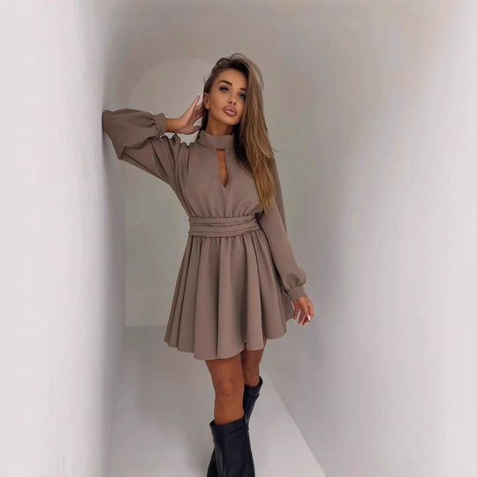 Damen Elegantes Kurzkleid mit Stehkragen, Cut-Out, weitem Glockenrock und Taillenschärpe Shop Nory