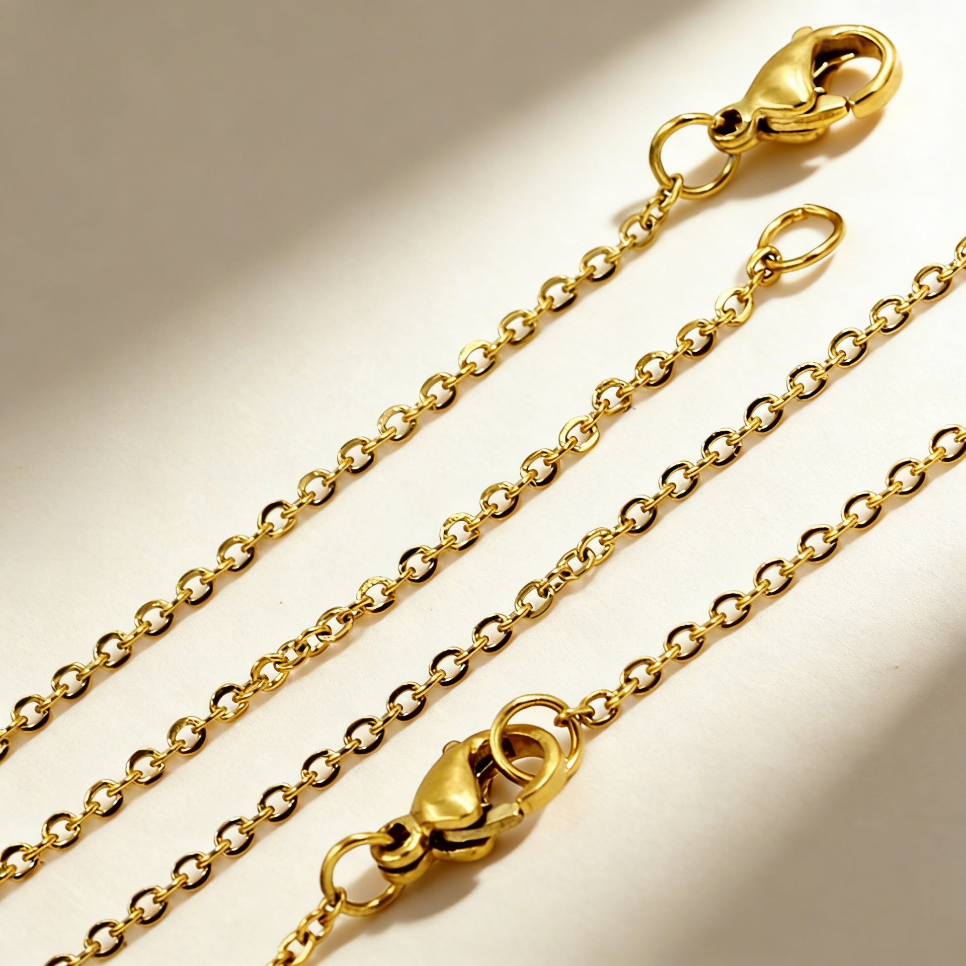 Damen mehrlagige Edelstahl-Halskette mit elegantem Goldüberzug Shop Nory