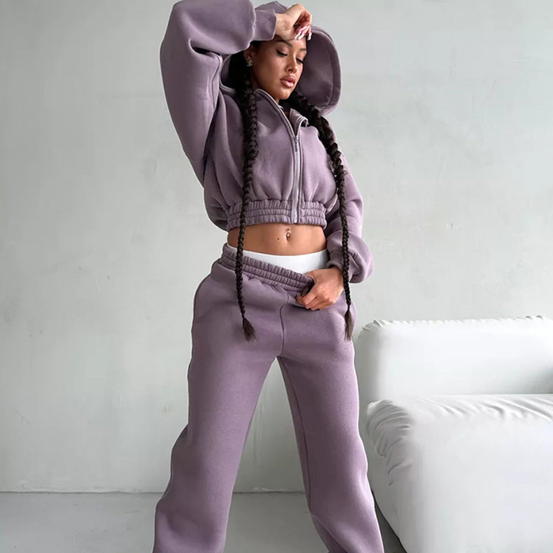 Damen Cropped‑Zip‑Hoodie mit Ballonärmeln und hochgeschnittener Jogginghose mit gerafftem Taillenbund Shop Nory