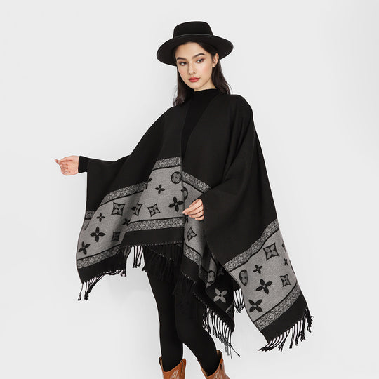 Damen Eleganter V-Ausschnitt Poncho aus feinem Wollmix mit kontrastierendem Jacquardbesatz und Fransensaum Shop Nory