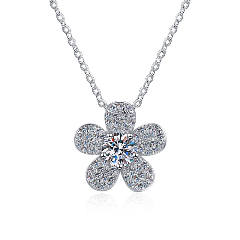 Damen Halskette mit floralen Anhänger und funkelnden Kristallen Shop Nory