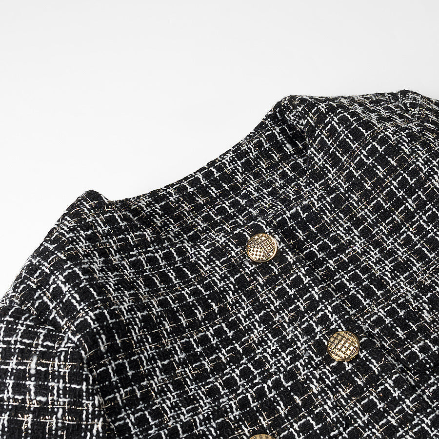 Damen Bouclé-Tweed-Jacke mit Rundhalsausschnitt, goldenen Zierknöpfen und aufgesetzten Taschen Shop Nory