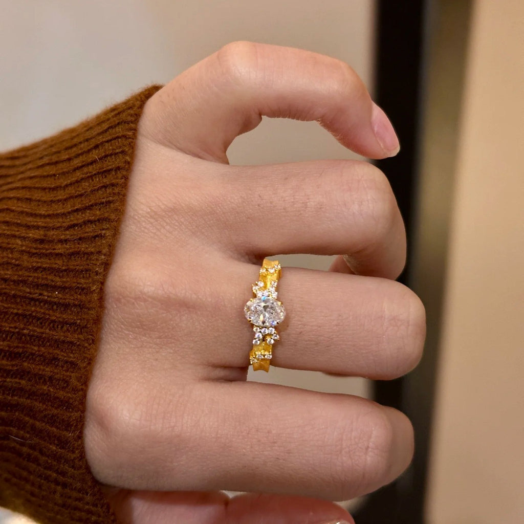Damen eleganter Ring mit funkelnden Zirkonia-Steinen Shop Nory