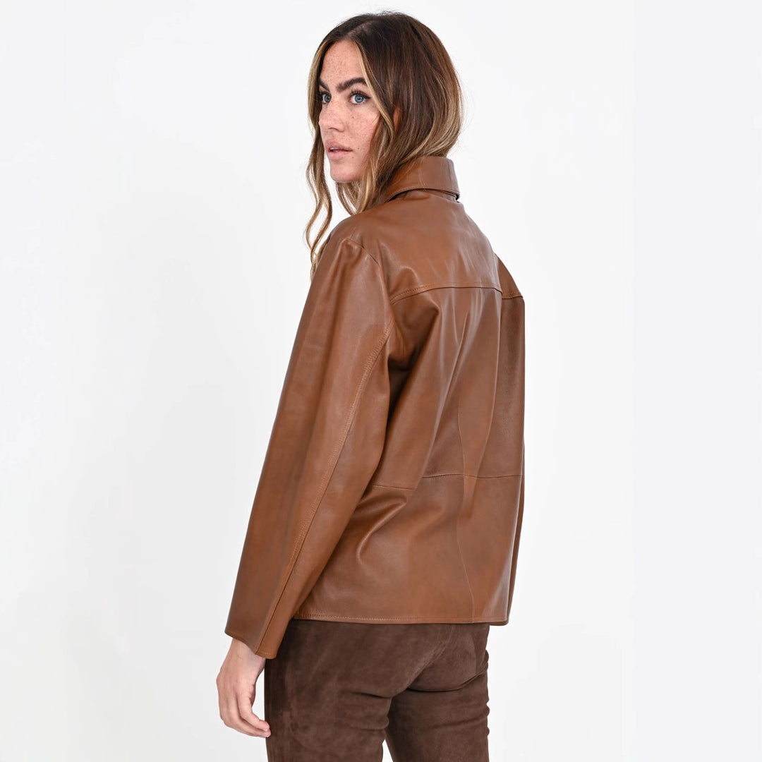 Damen Overshirt-Jacke in Lederoptik mit aufgesetzter Brusttasche und verdeckter Knopfleiste Shop Nory