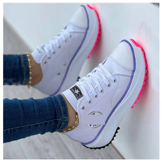 Damen Plateau-Canvas-Sneaker mit profilierter Gummilaufsohle und gepolstertem Komfortfußbett Shop Nory