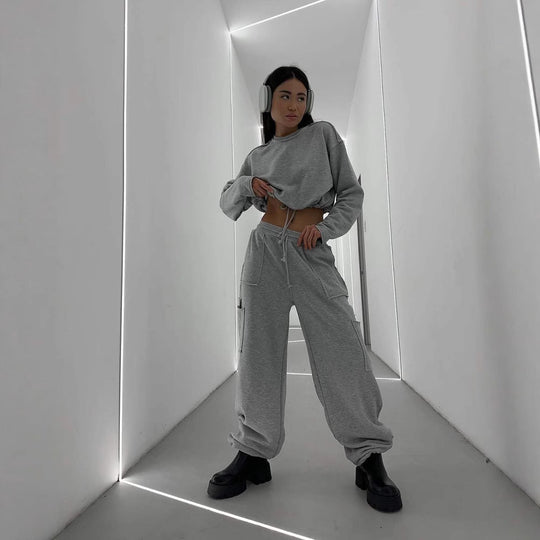 Damen Kurzes Tunnelzug-Sweatshirt mit geripptem Saum und lässiger High‑Waist‑Jogginghose Shop Nory