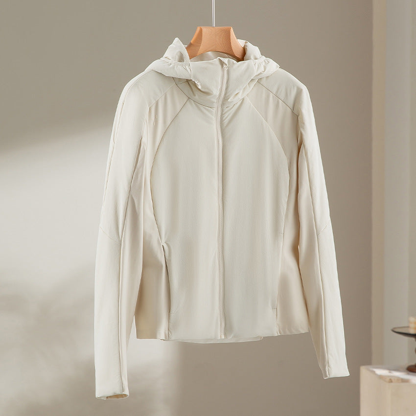 Damen Leichte Softshell-Jacke mit Kapuze, Raglanärmeln und taillierter Passform Shop Nory