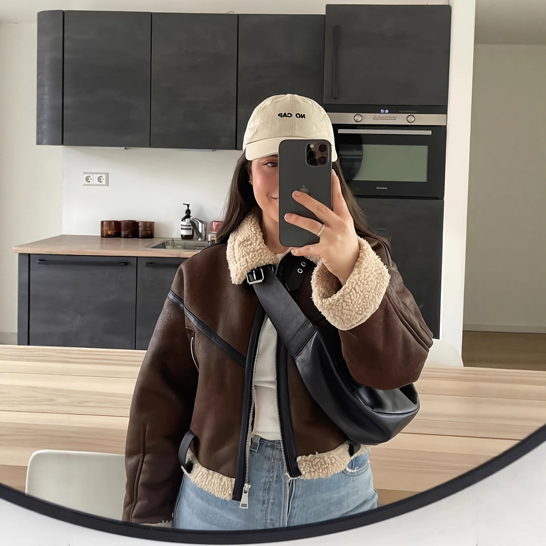 Damen Trendige und stilvolle Lederjacke mit Teddyfutter