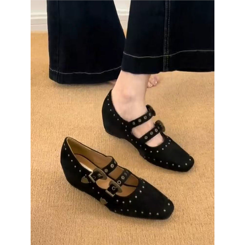 Damen Verzierte Mary-Jane-Pumps mit Nieten und Doppelriemen Shop Nory
