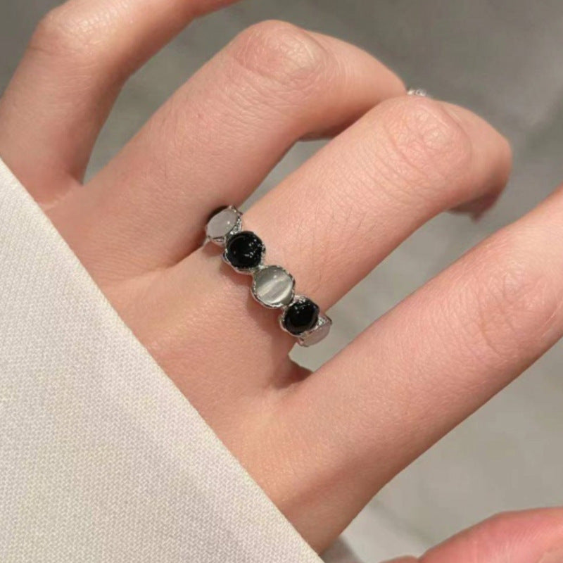 Damenring mit Cabochon-Edelsteinen in edler Fassung Shop Nory