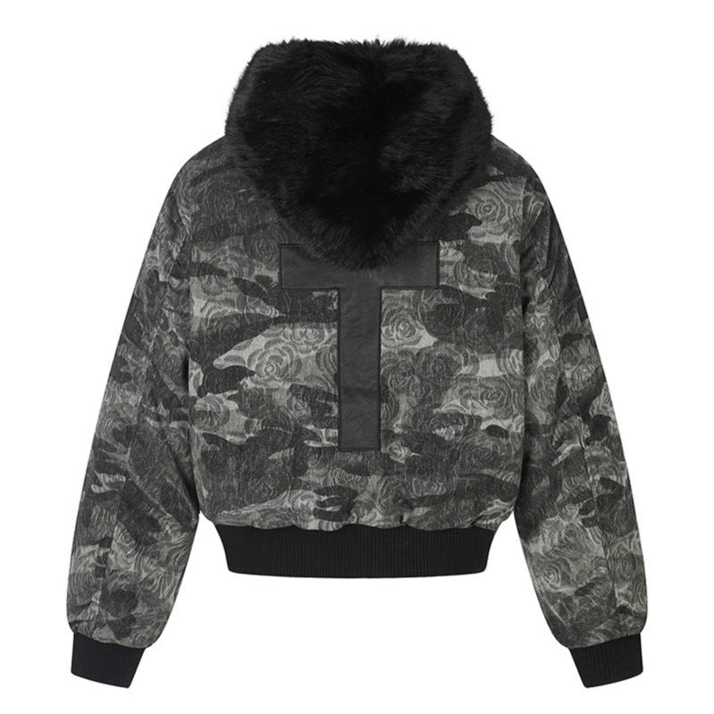 Damen wattierte Bomberjacke mit Kunstfellkapuze, Rosen‑Jacquard und Zipper‑Details Shop Nory