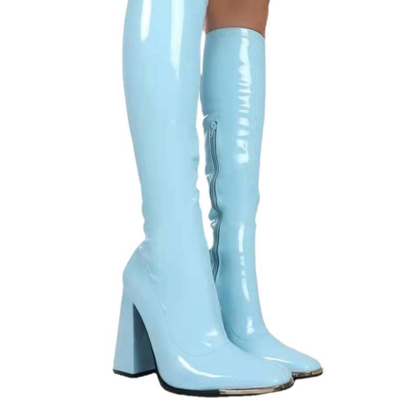 Damen Kniehohe Lackstiefel mit Blockabsatz, quadratischer Spitze und Metallkappenschutz Shop Nory