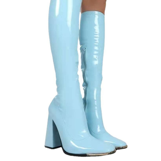 Damen Kniehohe Lackstiefel mit Blockabsatz, quadratischer Spitze und Metallkappenschutz Shop Nory