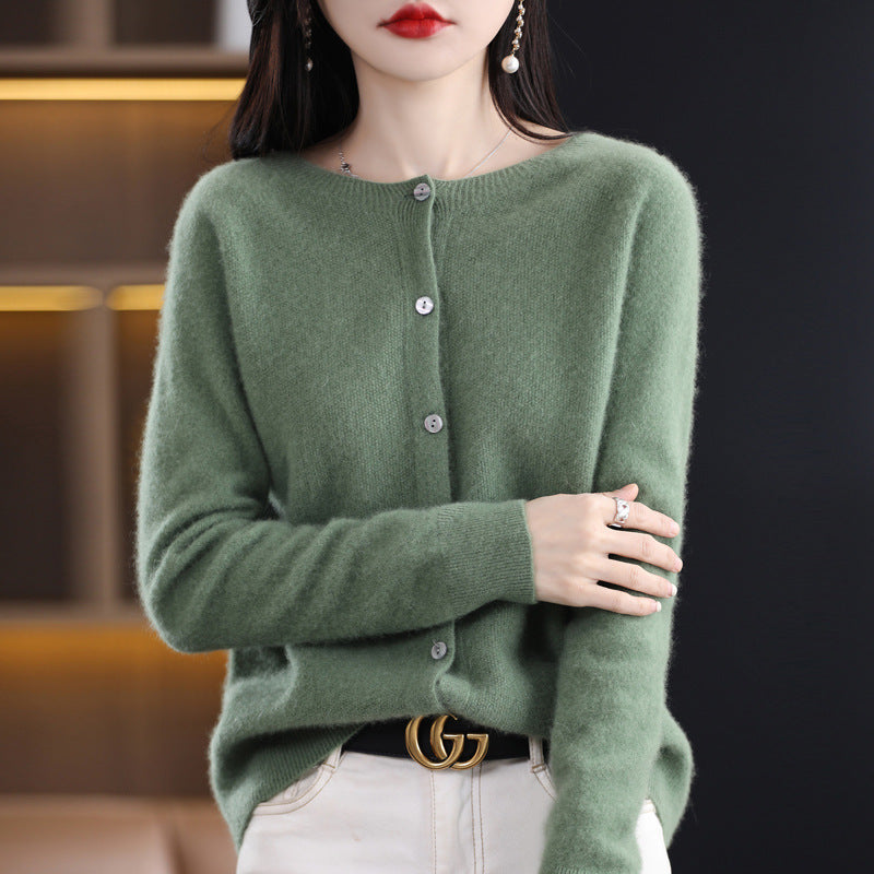 Damen Kurzgeschnittener Cardigan in Mohair‑Optik mit Rundhalsausschnitt und Perlmuttknöpfen Shop Nory